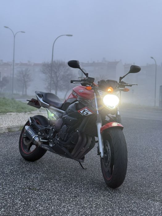 Moto Yamaha XJ6 2012