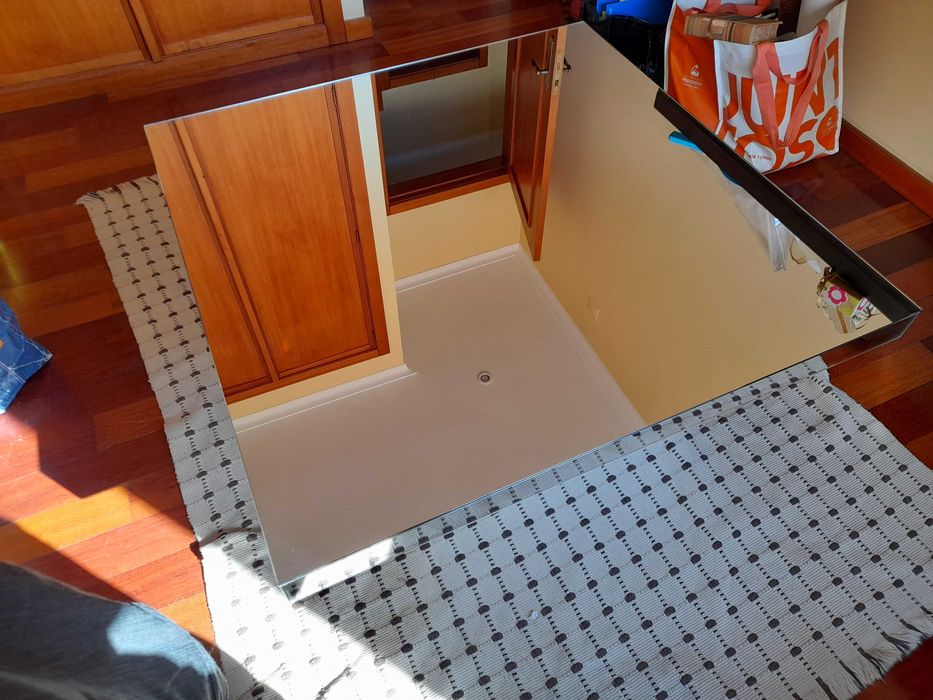 Vende-se mesa Espelhada