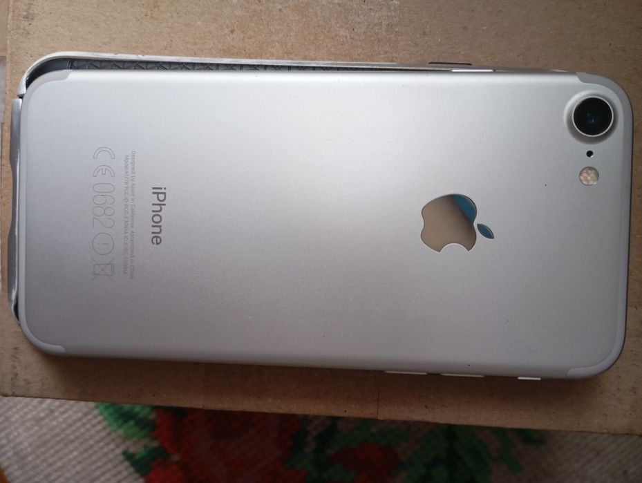 IPhone 7  состояние отличное