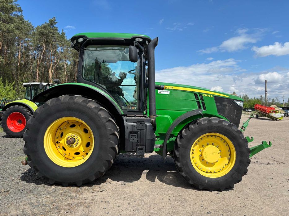 John Deere 7200R