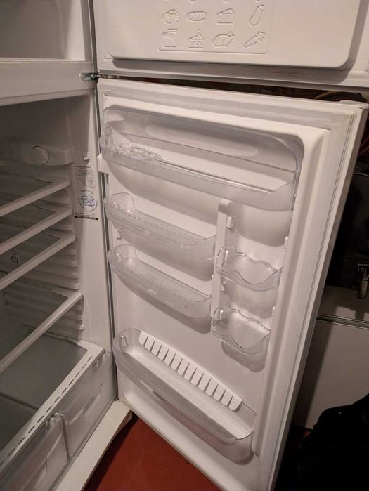 Frigorífico marca indesit