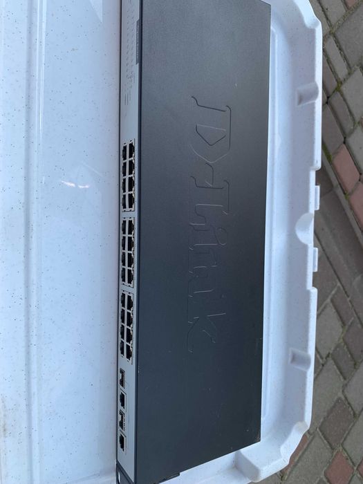 Многобитный коммутатор D LINK