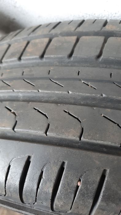 Dwie letnie opony Pirelli