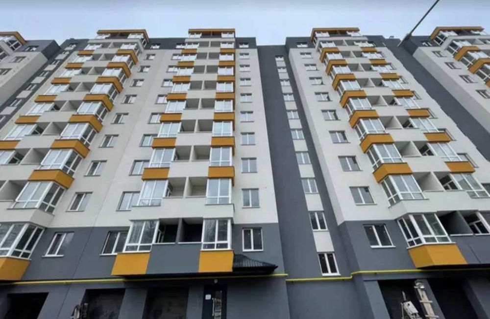 продам 1к однокомнатная квартира у зданому будинку цегла 7 хв центр