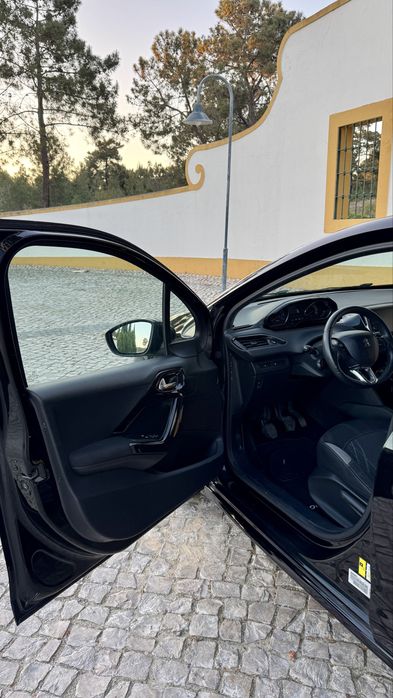 Peugeot 208 1.2