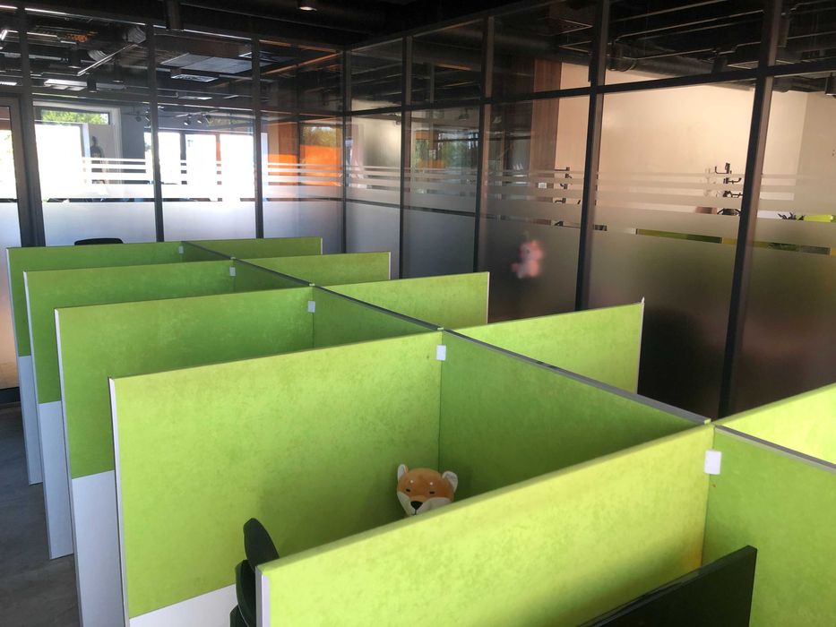 Робочі столи для операторів CALL - центрів