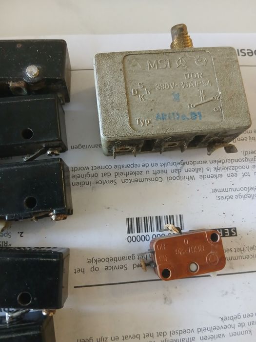 Мікроперемикач д701