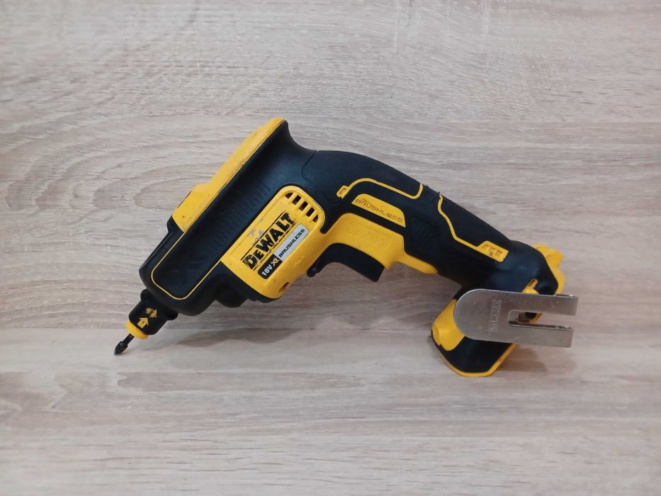 Wkrętarka do płyt G-K DeWalt 18 V DCF620 2022r Body Stan BDB Okazja!