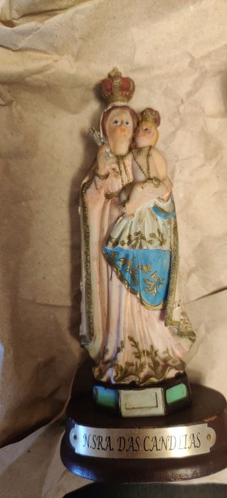 Estatuetas e marfinites religiosas diversas