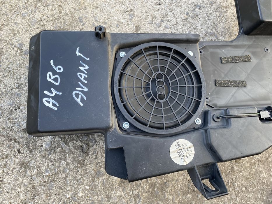 Audi a4b6 avant glosnik tuba subwoofer