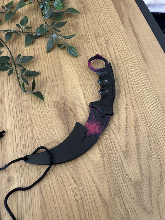 CSGO Karambit Purple Smoke
