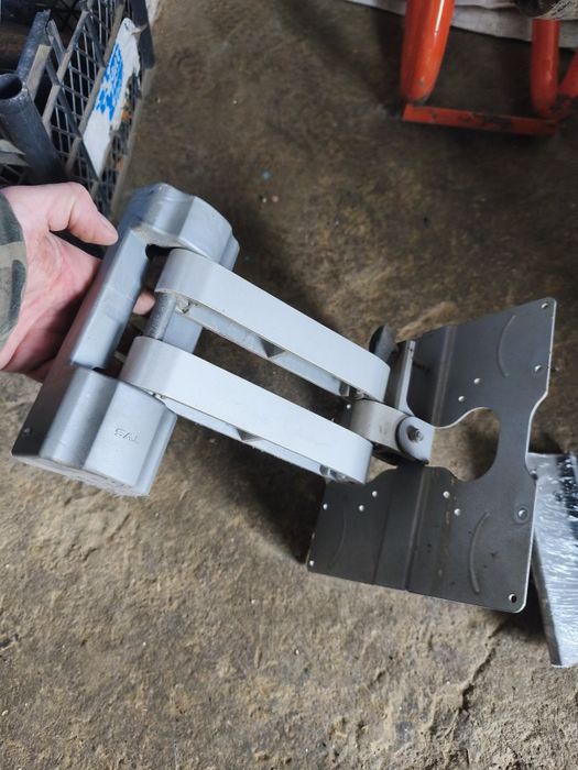 Крепление для телевизора на стену