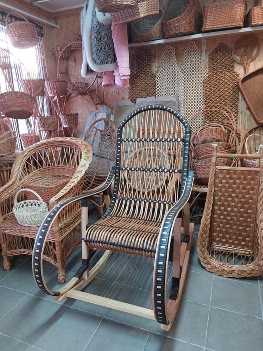 Кресло качалка из ротанга