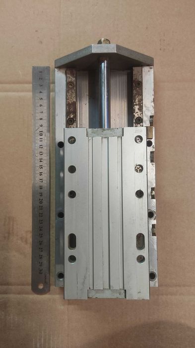 Stół przesuwny oś Z prowadnica wrzeciono HSD frezarka cnc pneumatyczny