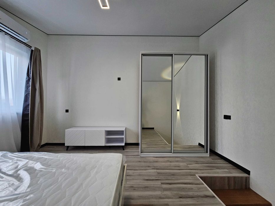 Оренда двоповерхового Townhouse 35m2 з новим ремонтом