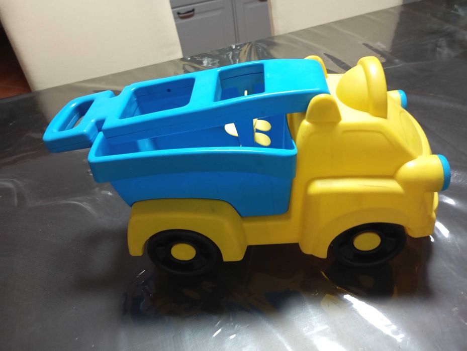 Camião grande criança