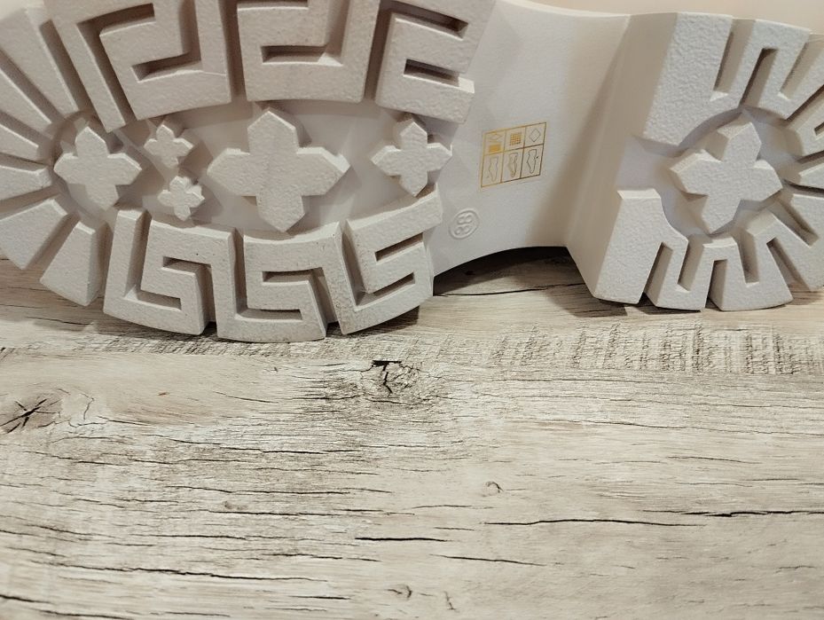 Нові черевички 37р