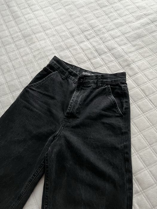 Чорні жіночі джинси