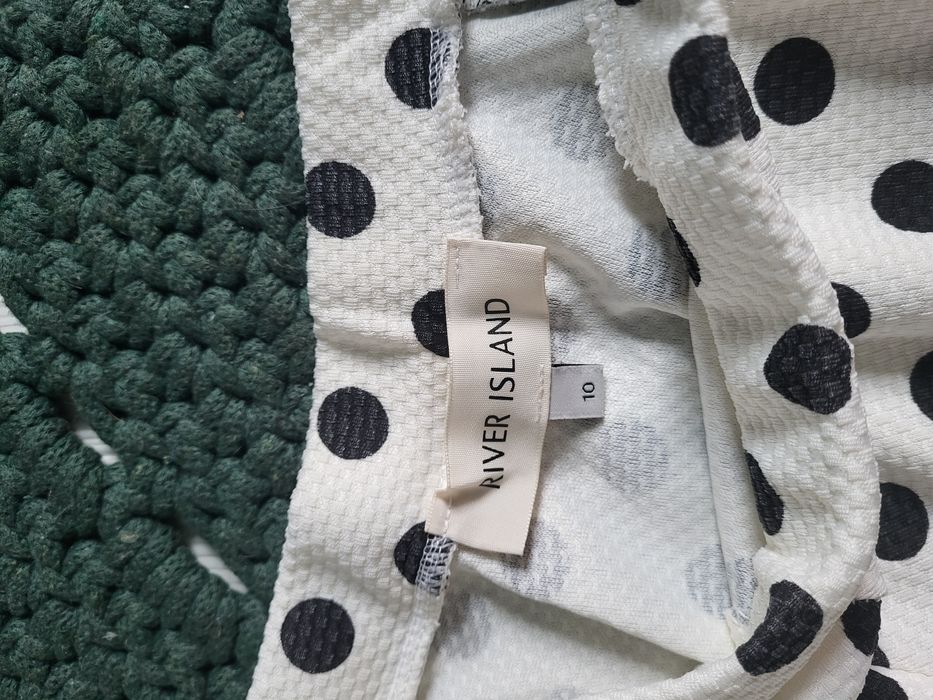 Spódniczka biała w czarne  grochy