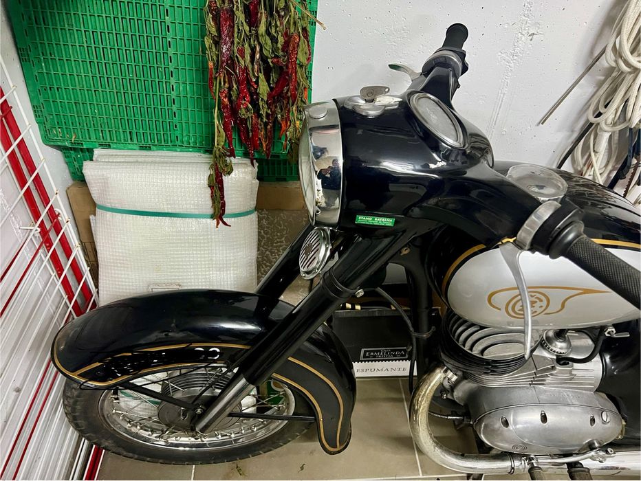 Jawa CZ 175 impecavel/ toda restaurada ao detalhe