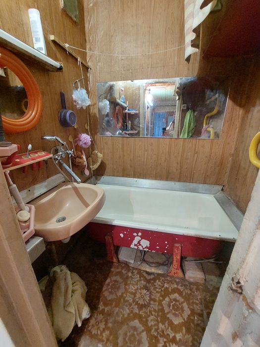 3-х комн квартира Днепровский район