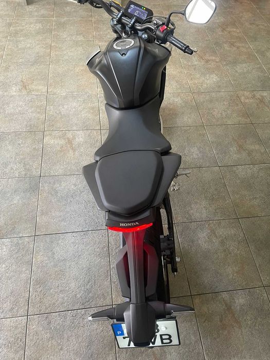 Honda CB125R - Apenas 5.400km - Estado Irrepreensível