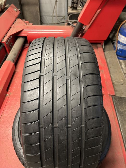 235/35R19 Bridgestone 22/19 rok 2szt lato