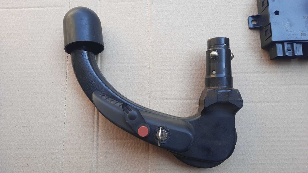 Фаркоп Шкода Октавія А7 13-20р  оригінал  5E0803881 повний комплект