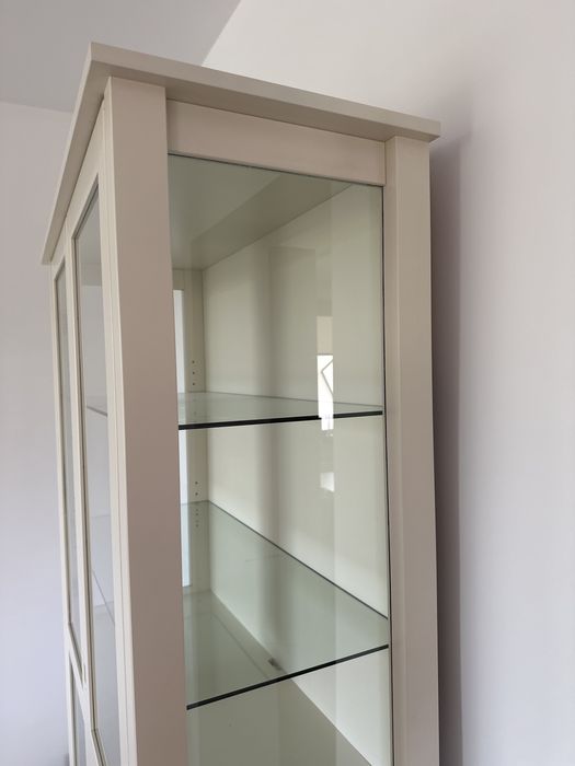 Witryna z półkami Ikea