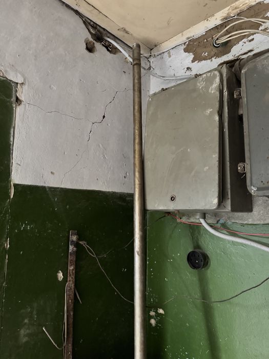 Продам домашнюю утварь. Инструмент, двери, электроинструмент.