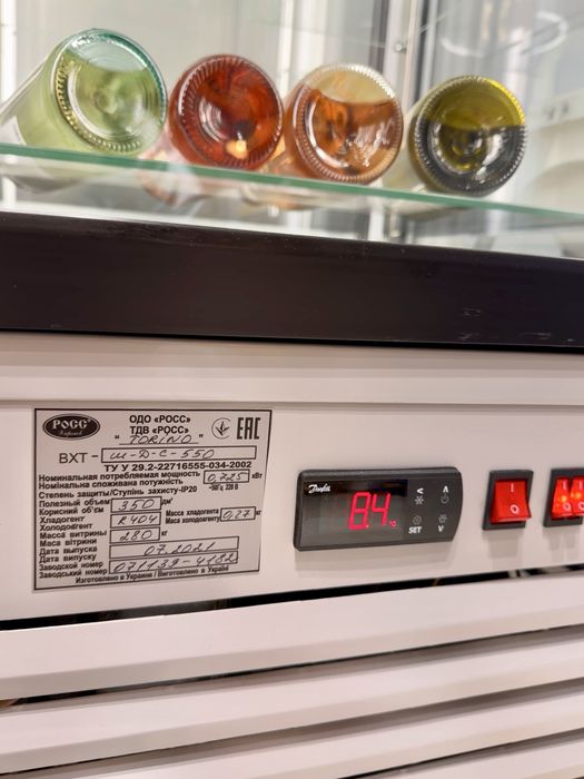 Холодильна вітрина ROSS Torino (кондитерська шафа)