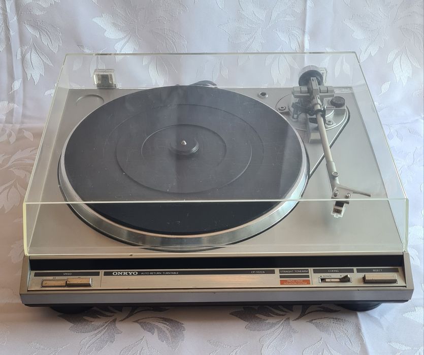 Gira Discos ONKYO CP 1022A