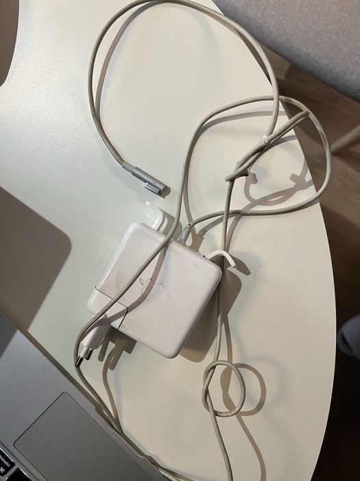 Macbook Air 11 дюймів