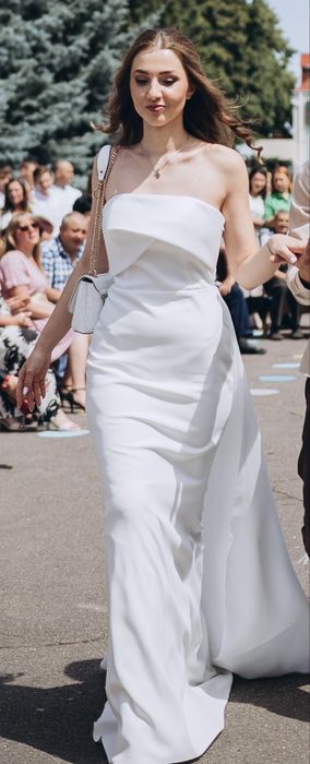 Випускна біла сукня