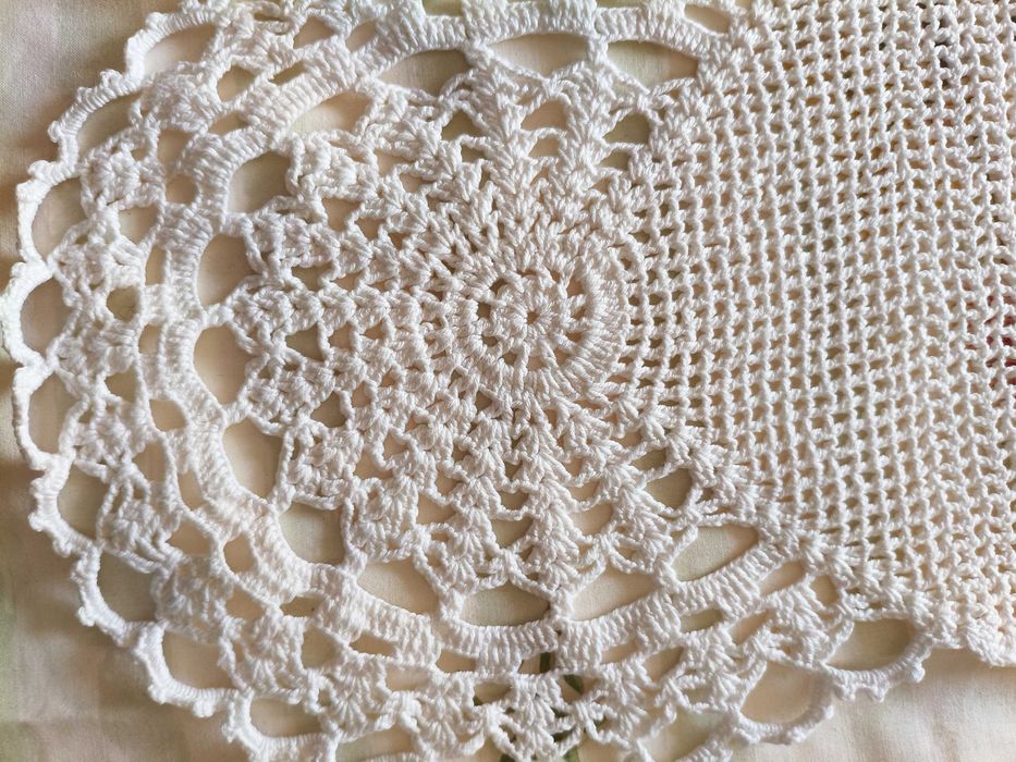 Lote 2 - 4 Naperons Crochet Brancos Ovais