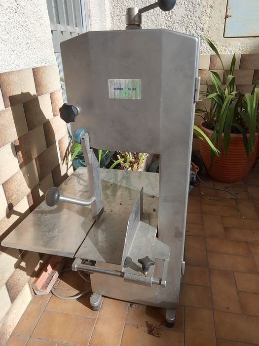 Máquina serra ossos e ultra congelados e bacalhau