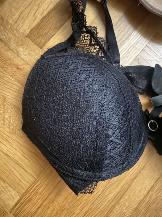 zestaw 2 regulowanych stanikow