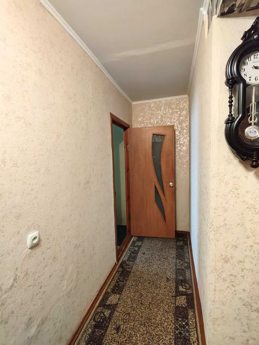 Велика трикімнатна квартира з автономним опаленням в районі цукрового