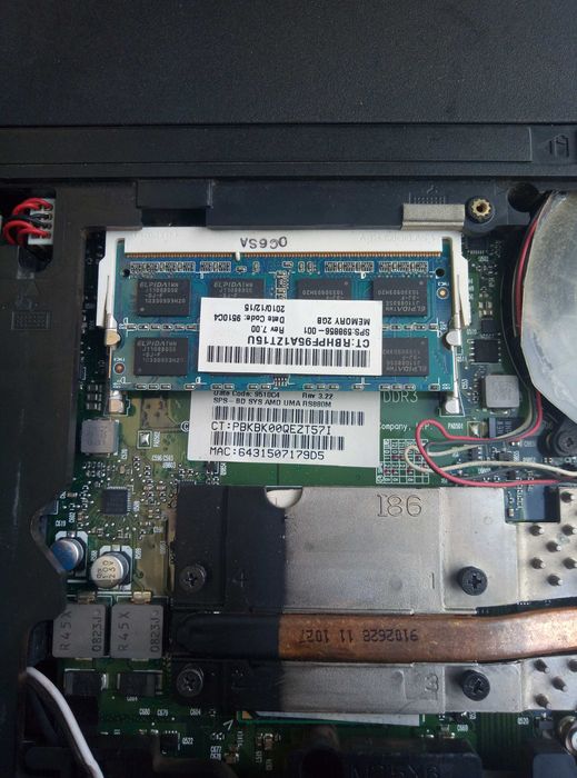 Ноутбук на запчастини.