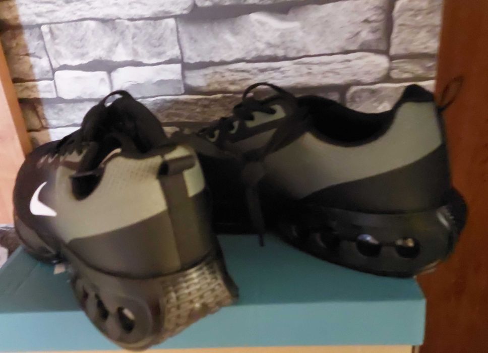 Buty sportowe 44 nike nowe