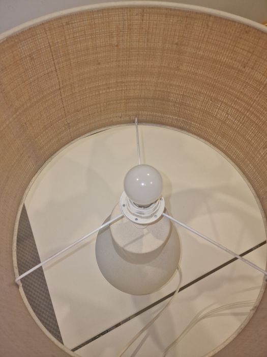 Candeeiros de Mesa em Cerâmica com Abajur Estilo Ráfia – Elegantes e em Ótimo Estado