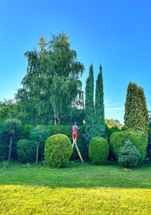 Pielęgnacja ogrodów.