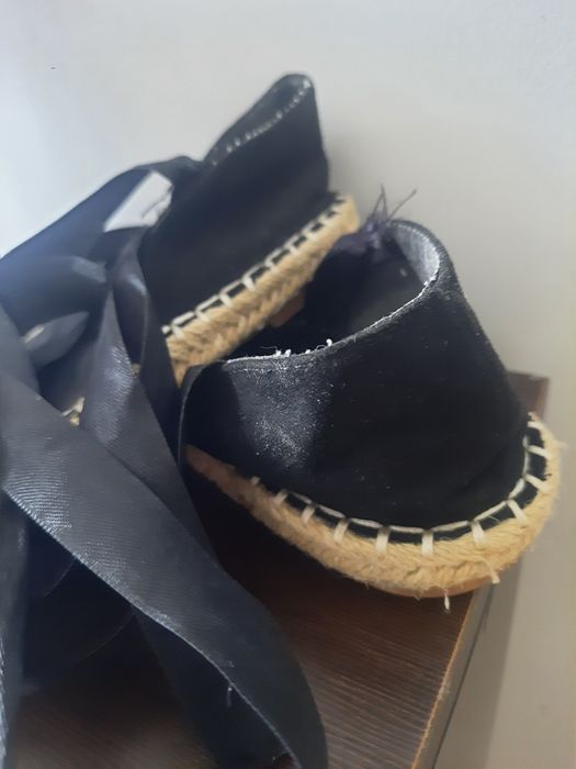 Buty wiazane sandaly