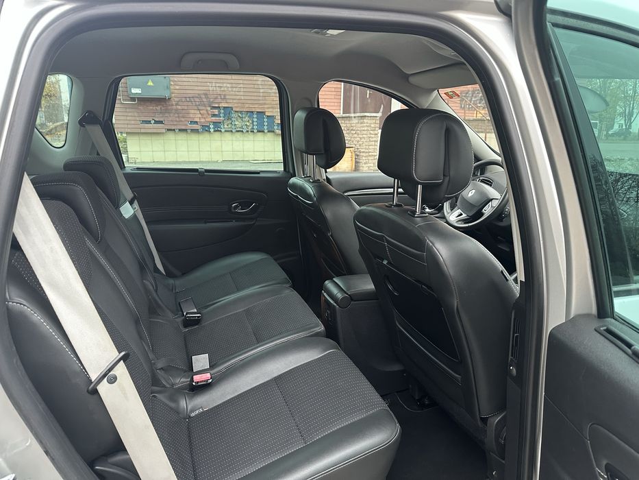 Авто renault scenic 2011 дизель 1.6