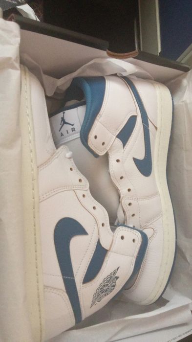 Jordan - Air Jordan 1 Mid SE