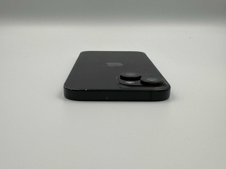 iPhone 15 + ładowarka i kabel