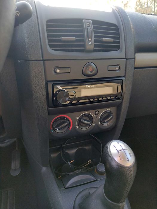 Renault Clio II 1.5 dCi Comercial – Económico e Fiável