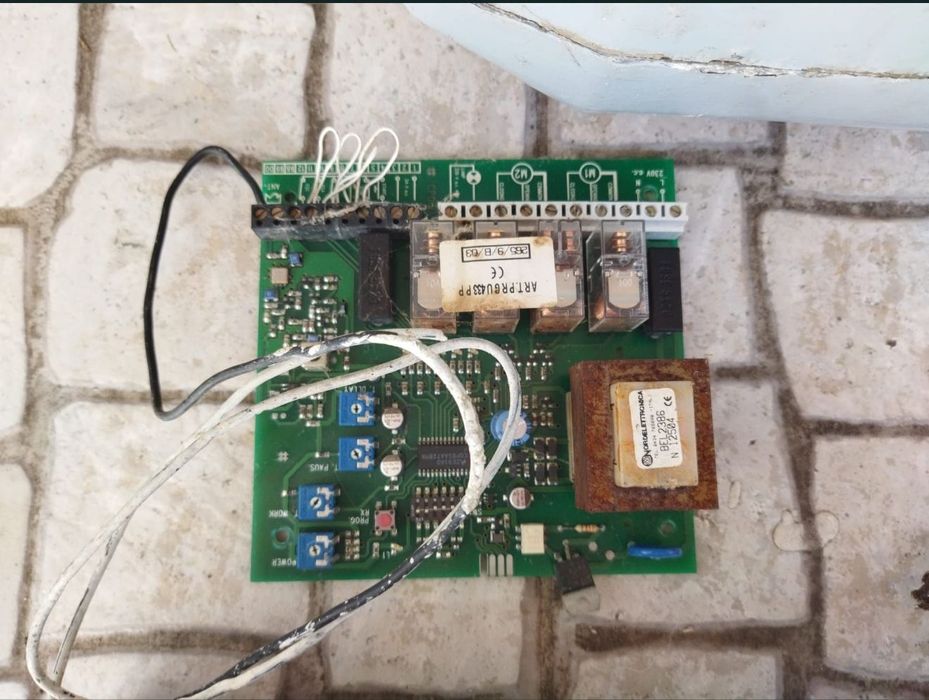 Conjunto braços para portão automático