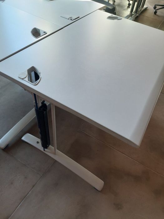 Biurka stoły biurowe Meble biurowe