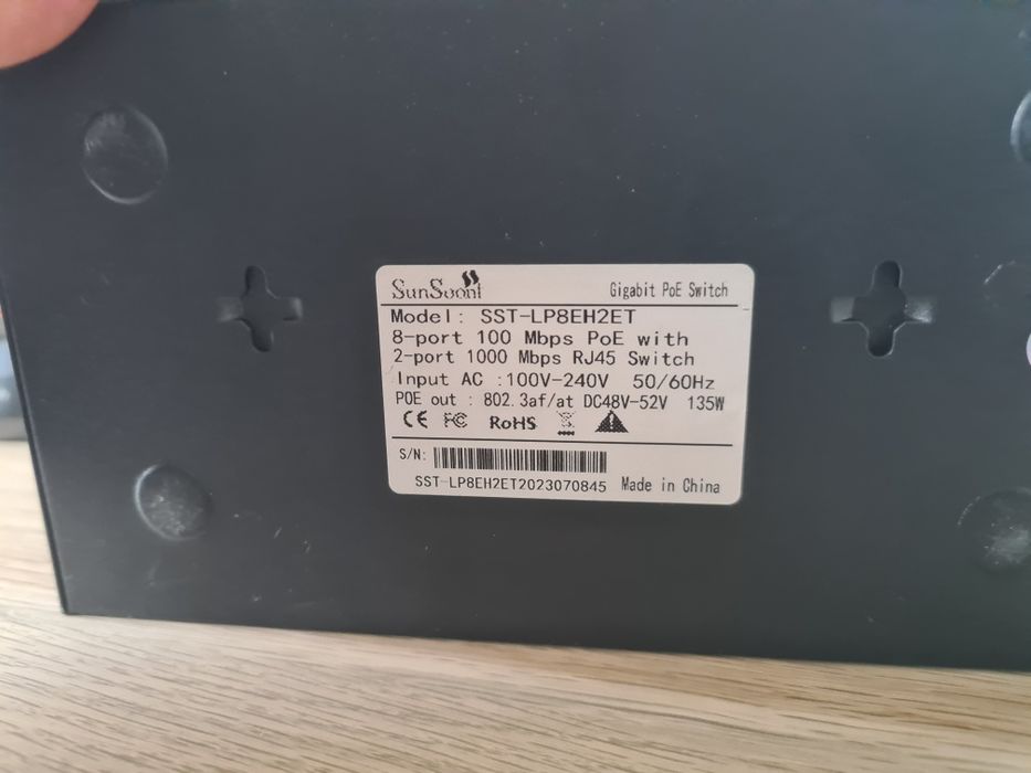 POE switch 8xPOE + 2x1gbit 135W